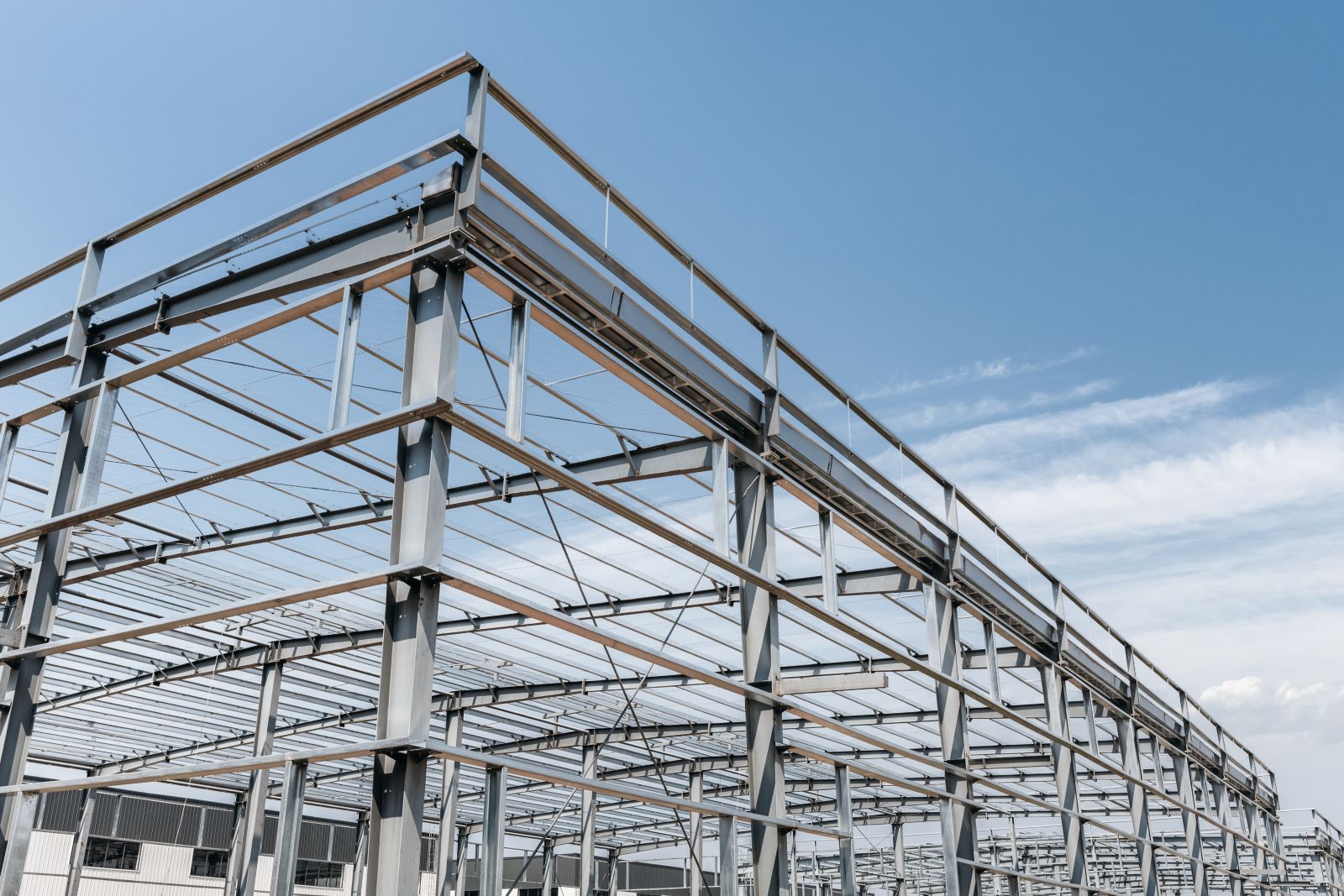 our proffer is of the best in steel structure assembling contracting, subcontracting, and installation services in Saudi Arabia. Whether you’re doing a project in bustling Jeddah or Riyadh, the futuristic development of NEOM, or anywhere else in the Kingdom, you can rely on our qualified professionals to give you outstanding results