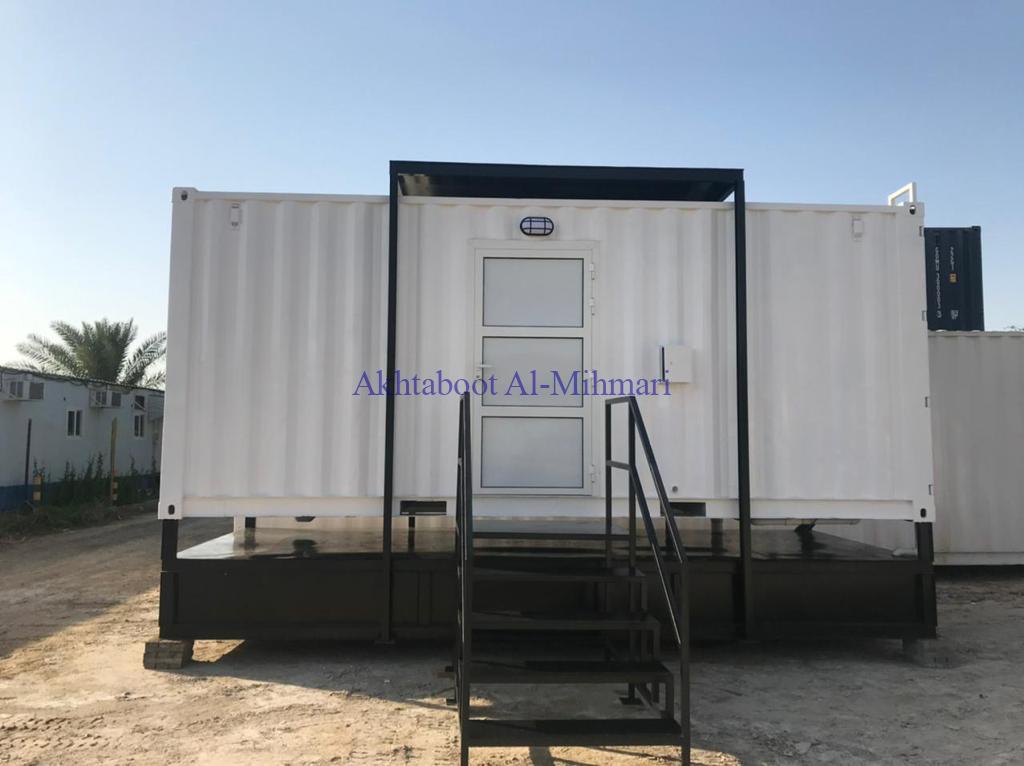 modular portable cabins Temporary washroom with disposible built-in sewerage tank for staf and worker of construction site Saudi Arabian climate.